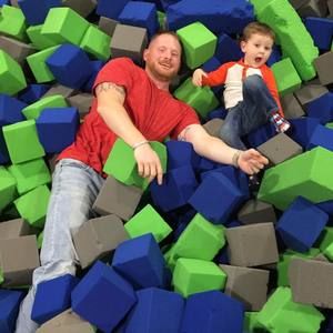 Meet your Posher, Dustin